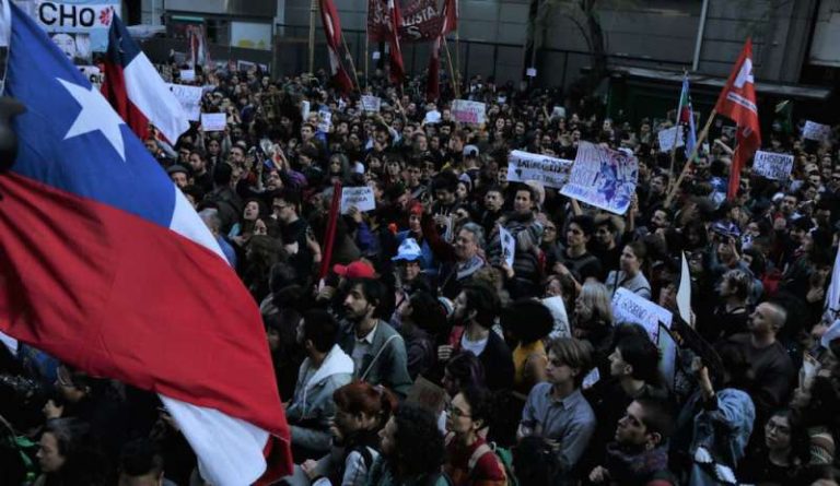 Cile, grande manifestazione a Santiago contro l’aumento del prezzo della metro