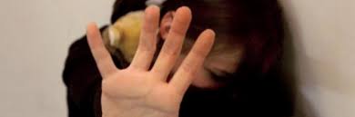 Torino, molestie sessuali su una 13enne: otto anni di carcere per un’educatrice