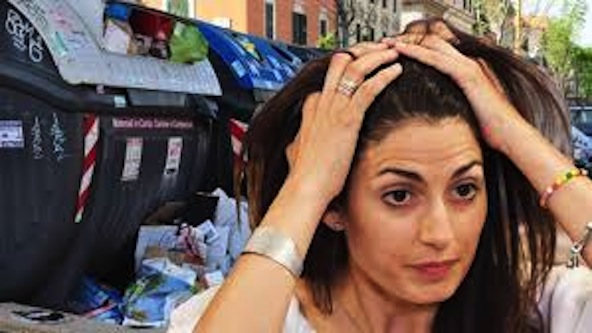 Centrodestra e Pd contro la Sindaca Raggi per l’emergenza rifiuti: “Fare la sindaca non è il suo mestiere”