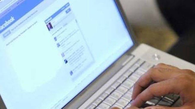 Varese, minacce online: denunciati cinque minorenne