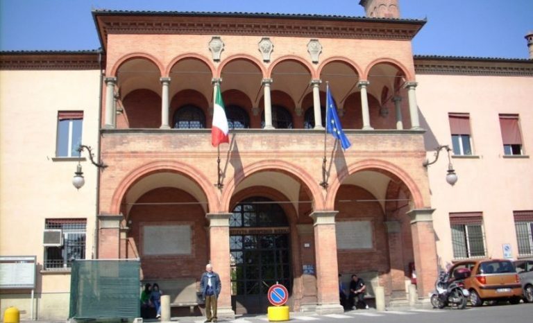 Bologna, sostituita una parte della colonna vertebrale all’Istituto ortopedico Rizzoli. E’ la prima volta al mondo