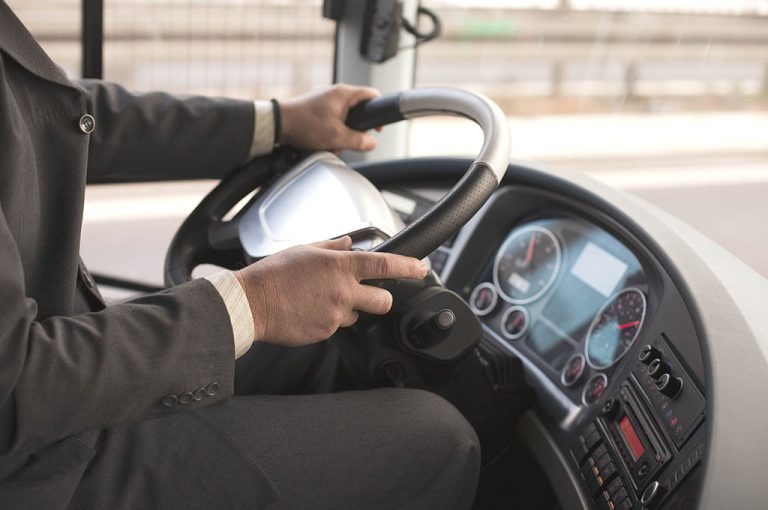 Trasporto, approvate le Nuove norme per il noleggio autobus con conducente