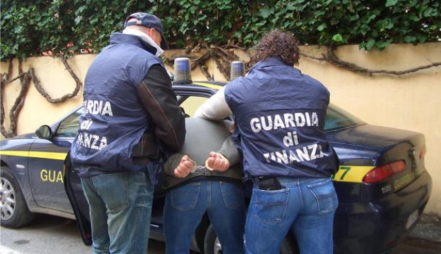 Reggio Calabria, fondi pubblici alle cosche mafiose: arrestati 8 imprenditori