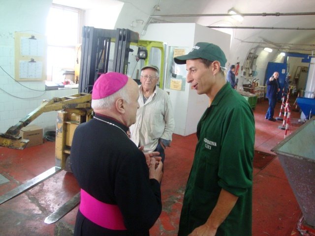 Ceri, il Vescovo in visita ai bambini: le foto dell’evento
