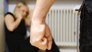 Rimini, albanese picchia la moglie con un mattarello: arrestato