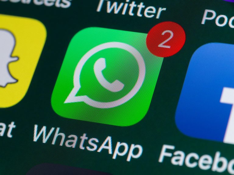 Orrore a Rivoli (Torino), scoperto un vasto giro di pedopornografia su WhatsApp: indagati 25 ragazzi di cui 16 minorenni