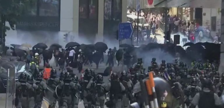 Hong Kong: ancora caos, disagi e protesta nella città