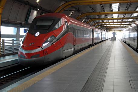 Spagna, successo per l’alta velocità di Trenitalia: sarà il primo operatore privato nel Paese iberico