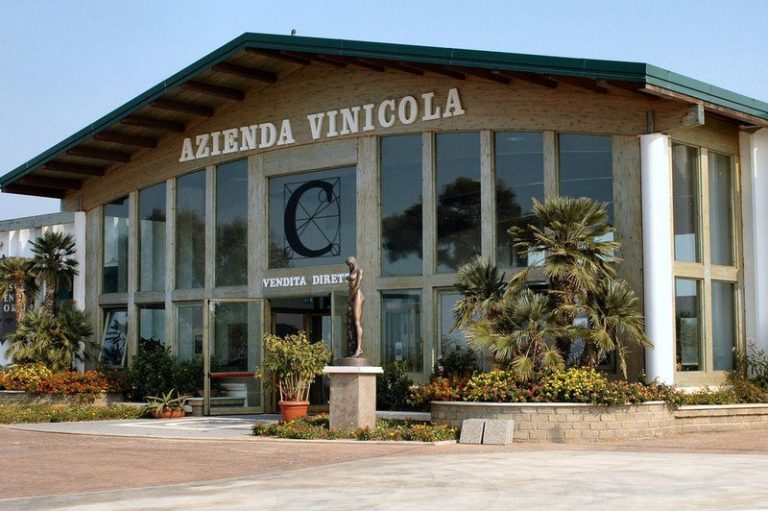 “Adotta una tegola” campagna di buongusto