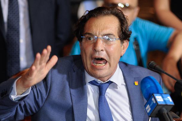Palermo, l’ex governatore Rosario Crocetta a giudizio per corruzione