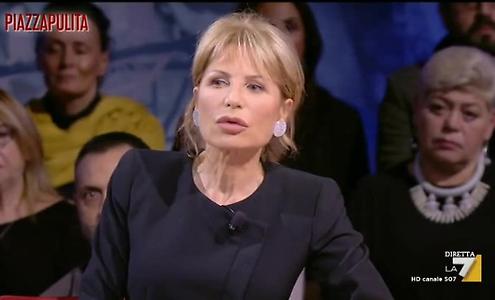 Duro affondo di Lilli Gruber contro Salvini: “Intollerabile il suo linguaggio violento”