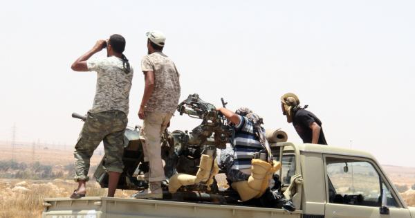 Libia, scontri a fuoco hanno causato la chiusura di un giacimento petrolifero dell’Eni nel Sabha