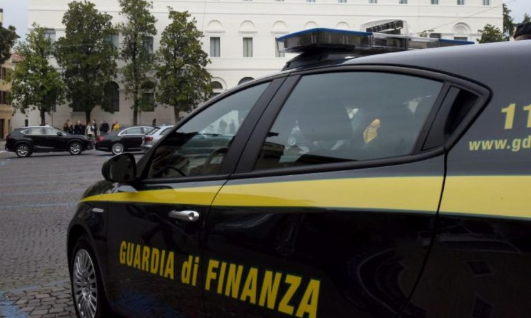 Maxi operazione della Gdf contro il narcotraffico nella Capitale: 51 persone in manette. Il capo era Fabrizio Piscitelli ucciso lo scorso agosto