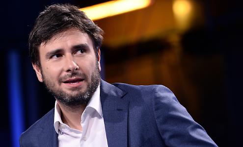 Mes, parla Alessandro Di Battista: “No al fondo salva Stati, rischia di spalancare le porte alla troika”
