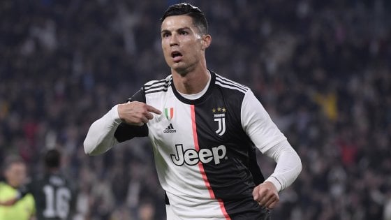 Calcio, Ronaldo rassicura i suoi tifosi su Instagram: “Sono tornato”