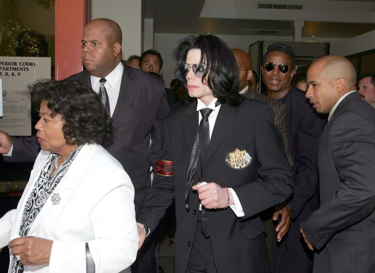 Usa: Gli eredi di Michael Jackson trattano la vendita del catalogo del “Re del pop”