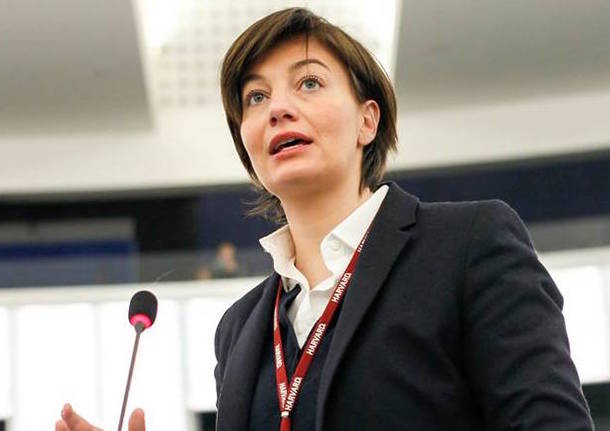Milano, la Finanza arresta Lara Comi (F.I) per l’inchiesta sulla “mensa dei poveri”