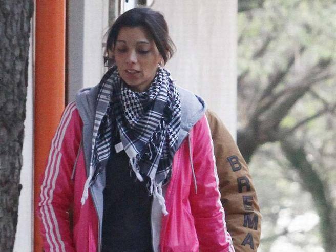 La nuova vita di Erika 18 anni dopo il massacro di Novi Ligure. La 34enne si è sposata