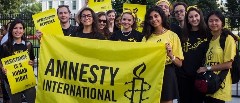 Allarme di Amnesty International: Google e Facebook sono una minaccia per i diritti umani