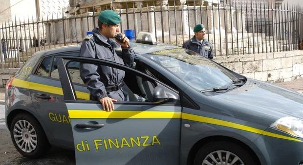 Roma, la Finanza scopre tre minorenni in una sala scommesse