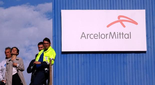 Ex Ilva, i commissari straordinari ribadiscono: “ArcelorMittal rispetti gli accordi presi in precedenza”