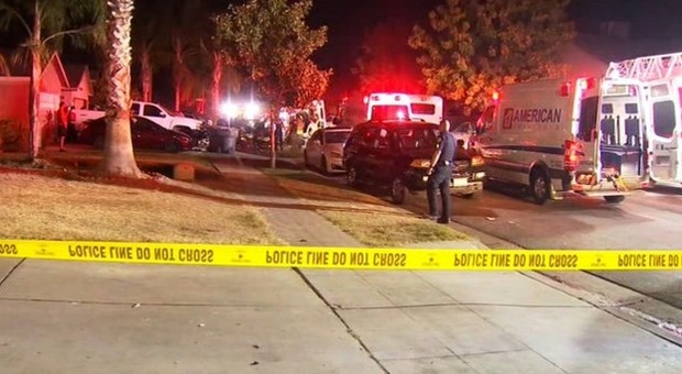 Usa, strage a Fresno: un individuo entra nel giardino di una casa e spara sui presenti: quattro le vittime