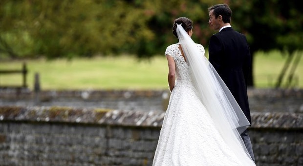 Matrimoni: cerimonie in aumento (+2,3%)  ma ci si sposa non più giovanissimi (34 anni)
