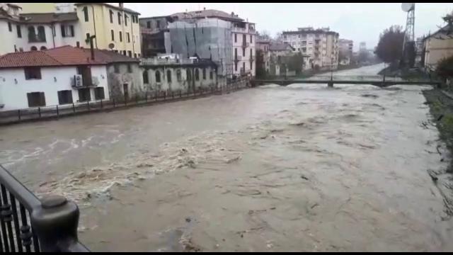 Liguria, per il maltempo esonda il fiume Dego nel savonese