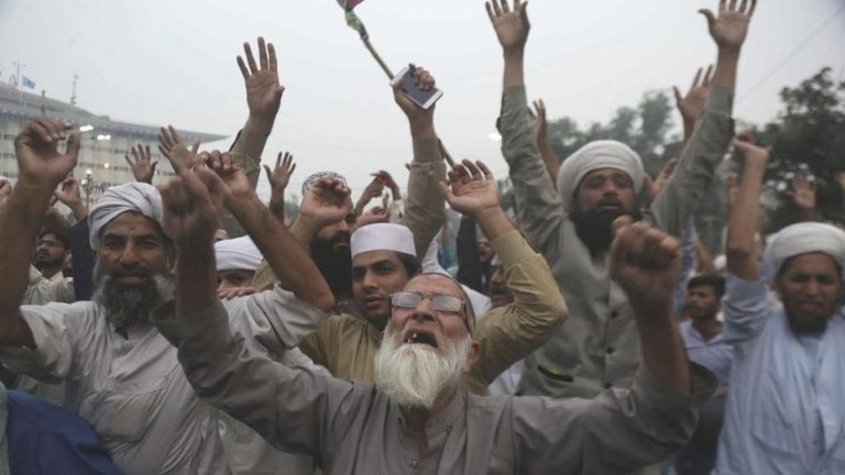 Pakistan, non si placano le proteste a Islamabad