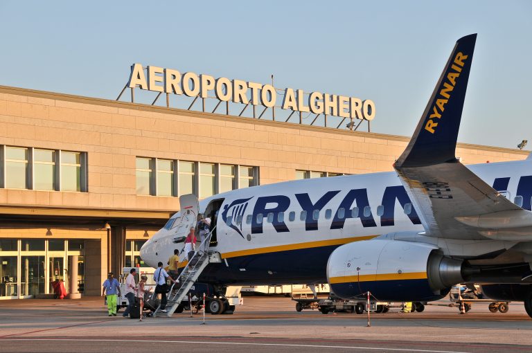 Sassari, rinviato a giudizio l’ex direttore generale della società che gestisce l’aeroporto di Alghero