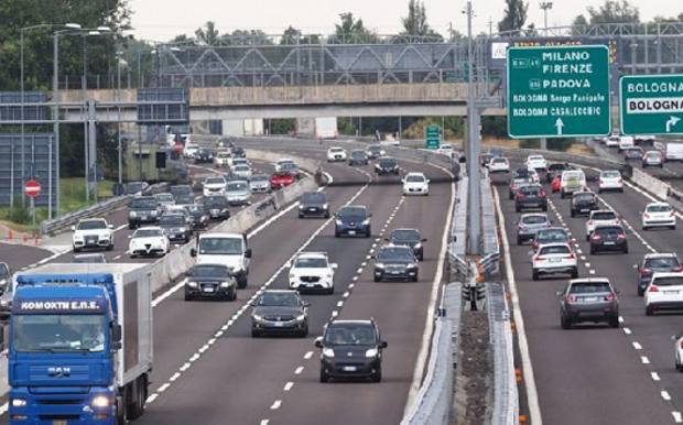 Concessioni Autostrade, parla Beppe Grillo: “E’ ora di cambiare”