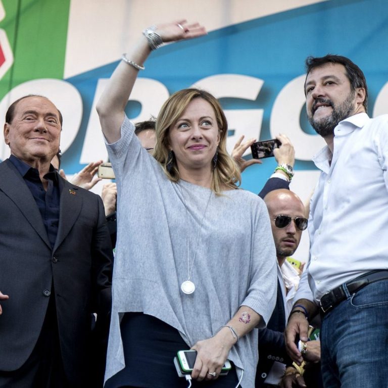 Sondaggi: il centrodestra vicino alla maggioranza assoluta (48,8%)