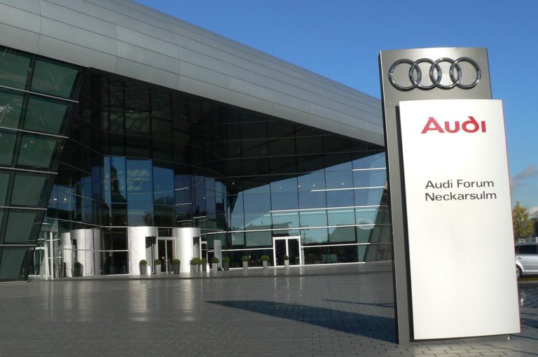 Germania, aria di crisi per Audi che taglierà 9.500 posti di lavoro entro il 2025 con un risparmio di 6 miliardi di euro