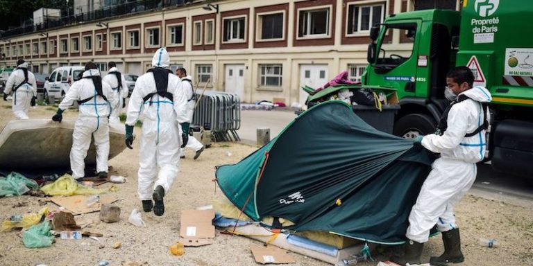 Parigi, sgomberati due campi di migranti alla periferia est della Capitale