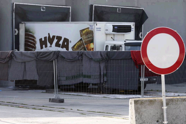 Grecia, rinvenuti 80 migranti irregolari stipati in un camion nella città di Xanthi