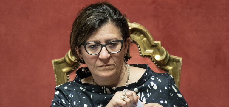 Roma, la Procura Militare apre un’inchiesta sulla casa dell’ex ministro della Difesa Elisabetta Trenta