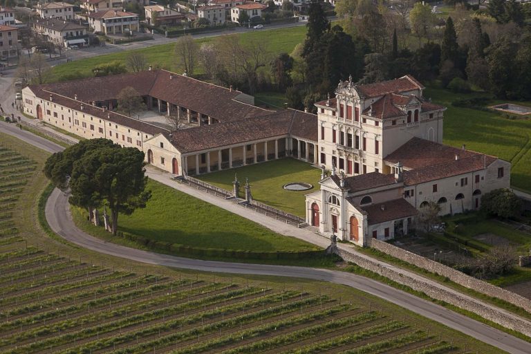 Dimore storiche italiane: al via il censimento di castelli, ville e palazzi
