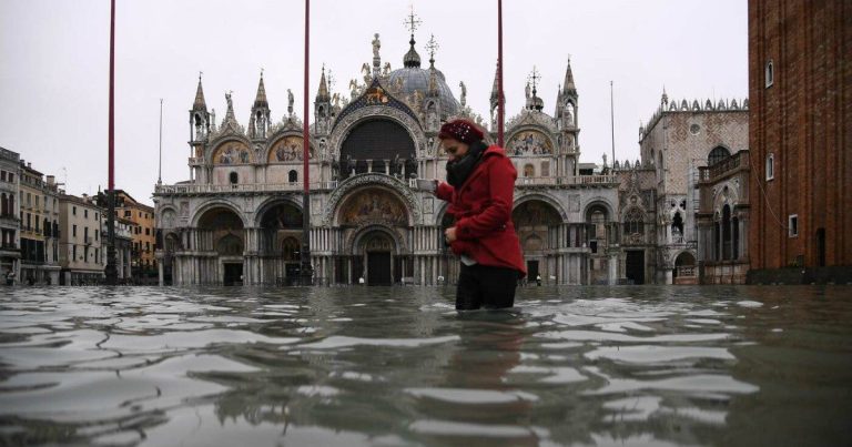 Venezia devastata: oggi vertice straordinario del consiglio dei ministri. Il Governatore Zaia invoca lo stato di emergenza