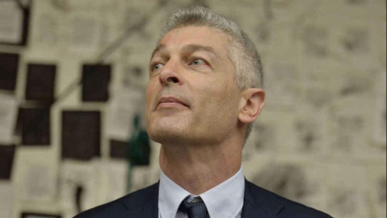 Vicenda ex Ilva, parla Nicola Morra (M5S): “Statalizzarla? Per me non sarebbe un problema”