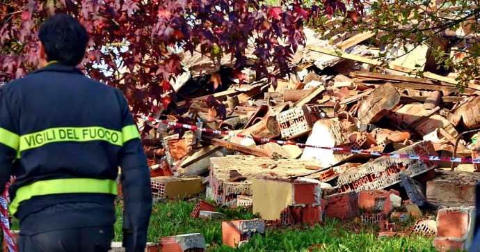 Quargnento (Alessandria), migliorano il carabiniere e il vigile del fuoco feriti nell’esplosione della cascina