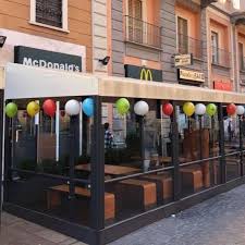 Milano, aggredisce una turista russa: arrestato egiziano dipendente di McDonald’s in via Paolo Sarpi