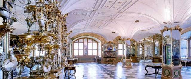 Dresda, gli inquirenti: ancora nessuna traccia dei ladri che hanno rubato il tesoro del Museo delle Volte Verdi