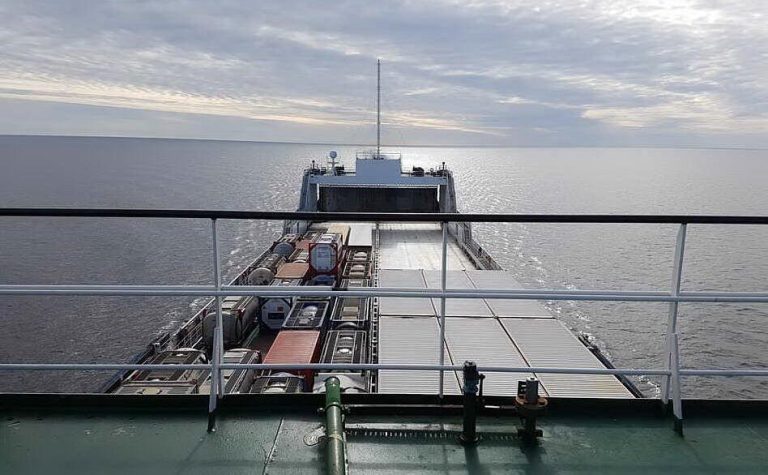 Golfo del Messico: attaccata dai pirati una nave italiani: feriti due marinai