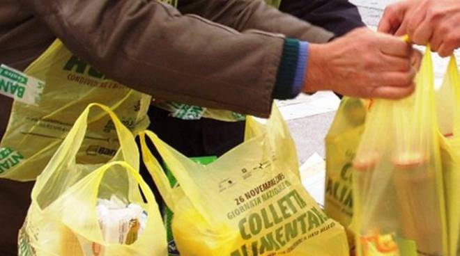 Giornata Nazionale della Colletta Alimentarea Cerveteri nove supermercati e tanti volontari