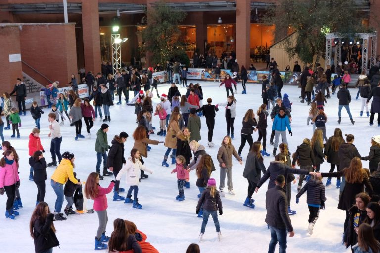 ICE PARK: PISTE DI GHIACCIO E MERCATINI PER VIVERE A LADISPOLI LA MAGICA ATMOSFERA DEL NATALE