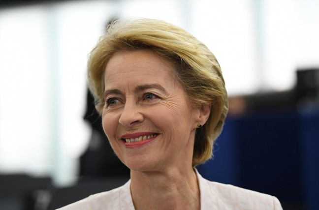 Commissione europea, M5S vota sì alla squadra di Ursula Von der Leyen