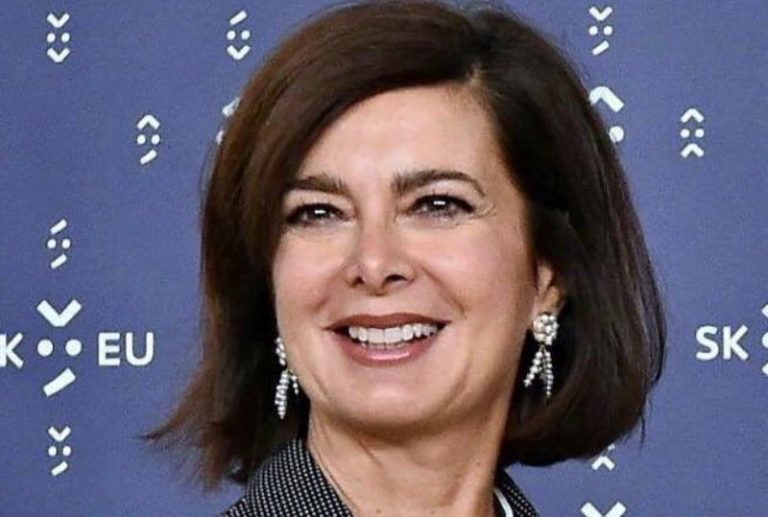 Manovra, tagliata la “tampontax” sugli assorbenti, “esulta” la Boldrini