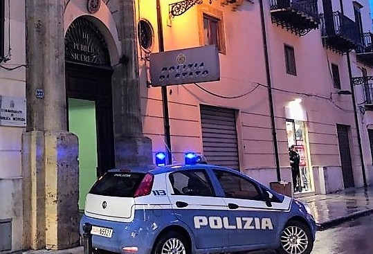 Partinico (Palermo), indagati sei poliziotti per corruzione, falso e favoreggiamento