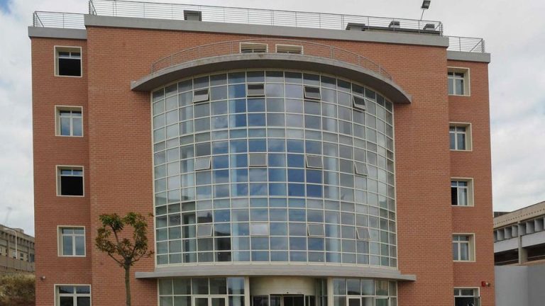 Quartu Sant’Elena (Cagliari), precipita da un palazzo: 60 giorni giorni per capire le cause del decesso