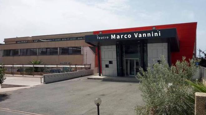 Lavori in corsoal Teatro Vannini